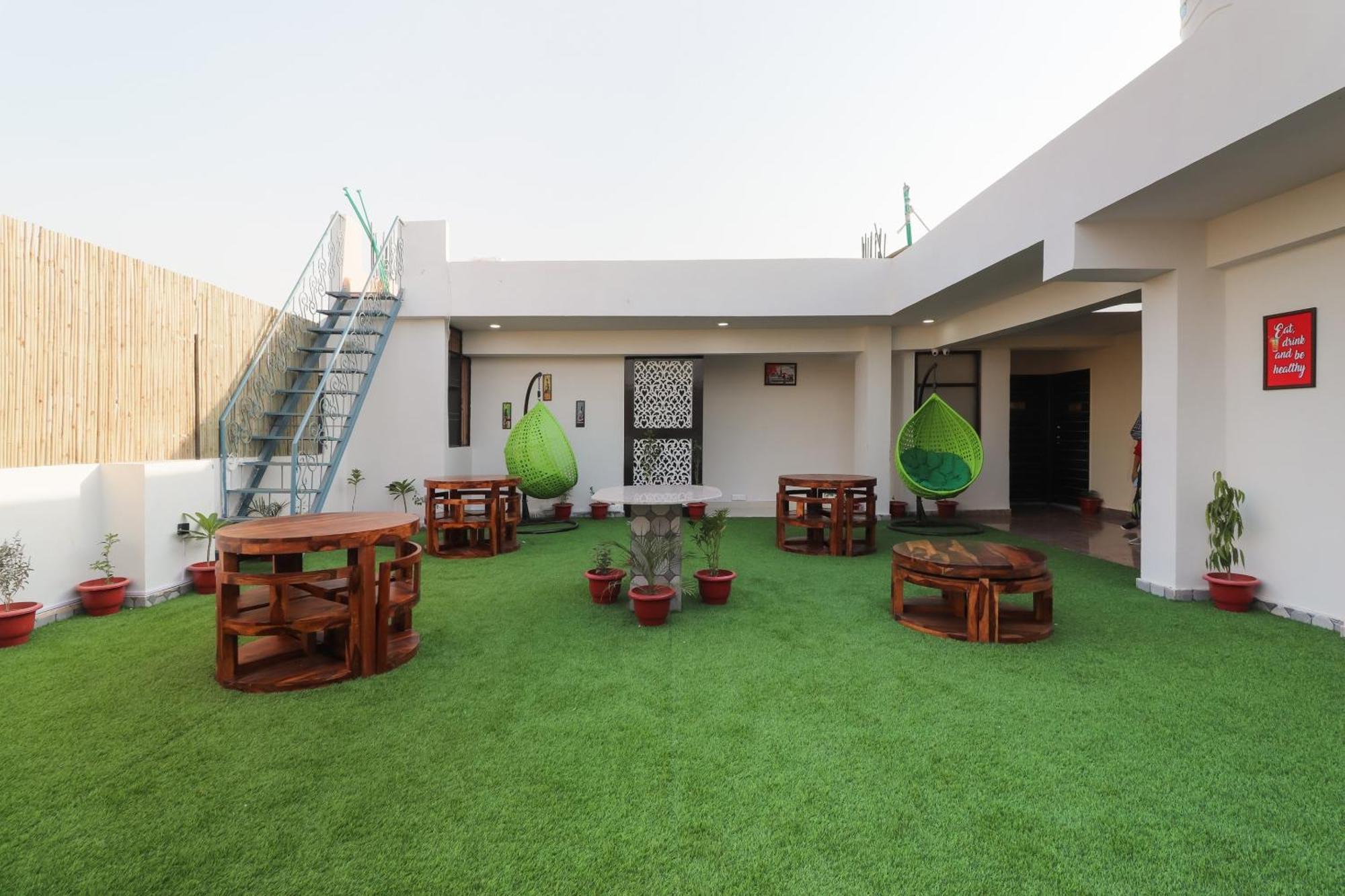 Hotel O Maharaja Gold New Delhi Exterior photo